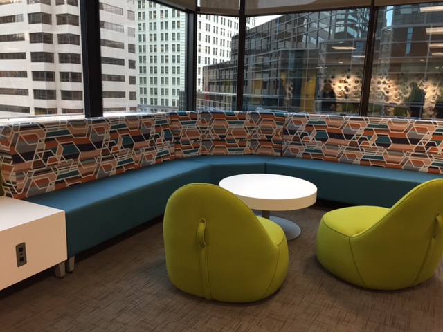 UMB Bank Financial Corp – 1010 Building (Elevator Lobby)
